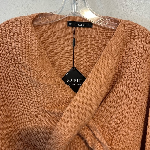 Zaful Forever Young Off the shoulder cropped sweater top - Picture 4 of 8